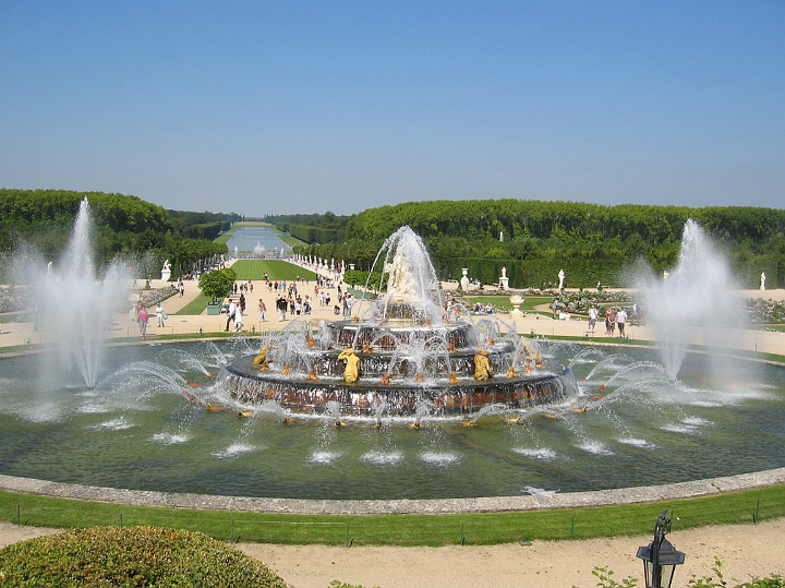 008 Versailles fountain.jpg